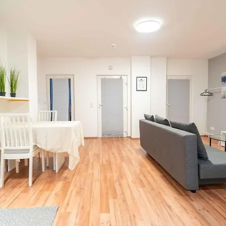 Cozy With Sky-tv Sued Apartment *